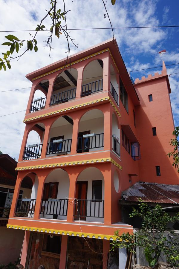 Sulawesi Castle Hotel Rantepao Luaran gambar